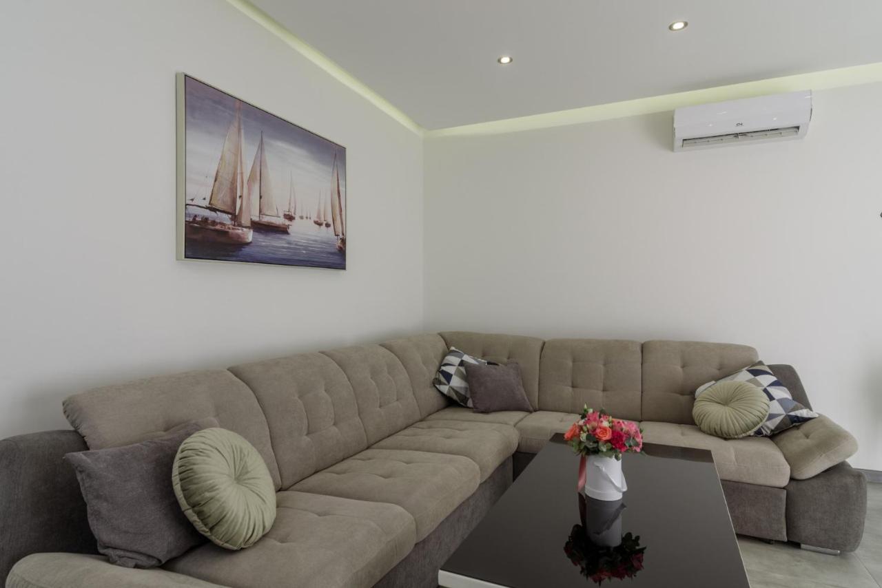 Apartmani Mm โตรกีร์ ภายนอก รูปภาพ