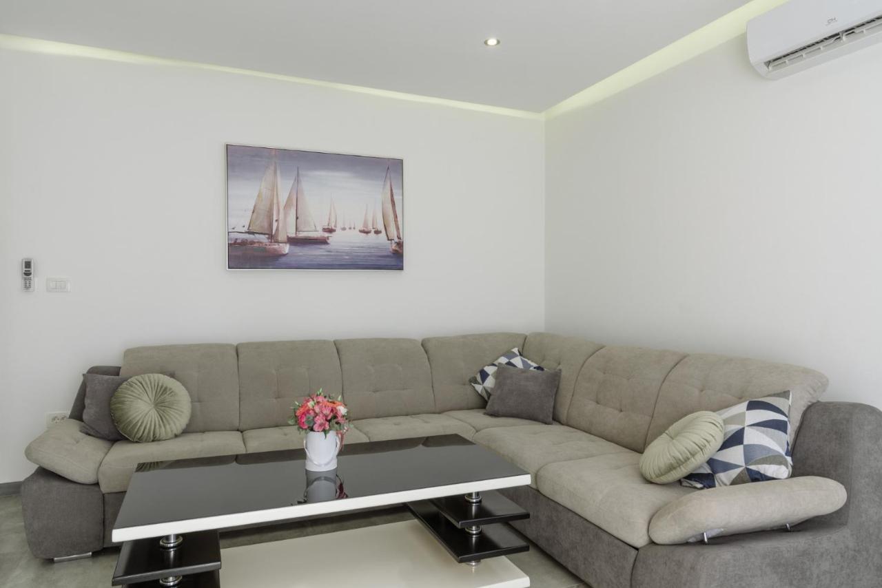 Apartmani Mm โตรกีร์ ภายนอก รูปภาพ