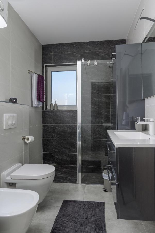 Apartmani Mm โตรกีร์ ภายนอก รูปภาพ