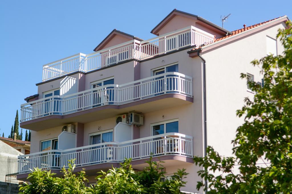 Apartmani Mm โตรกีร์ ภายนอก รูปภาพ