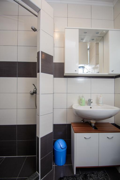 Apartmani Mm โตรกีร์ ภายนอก รูปภาพ