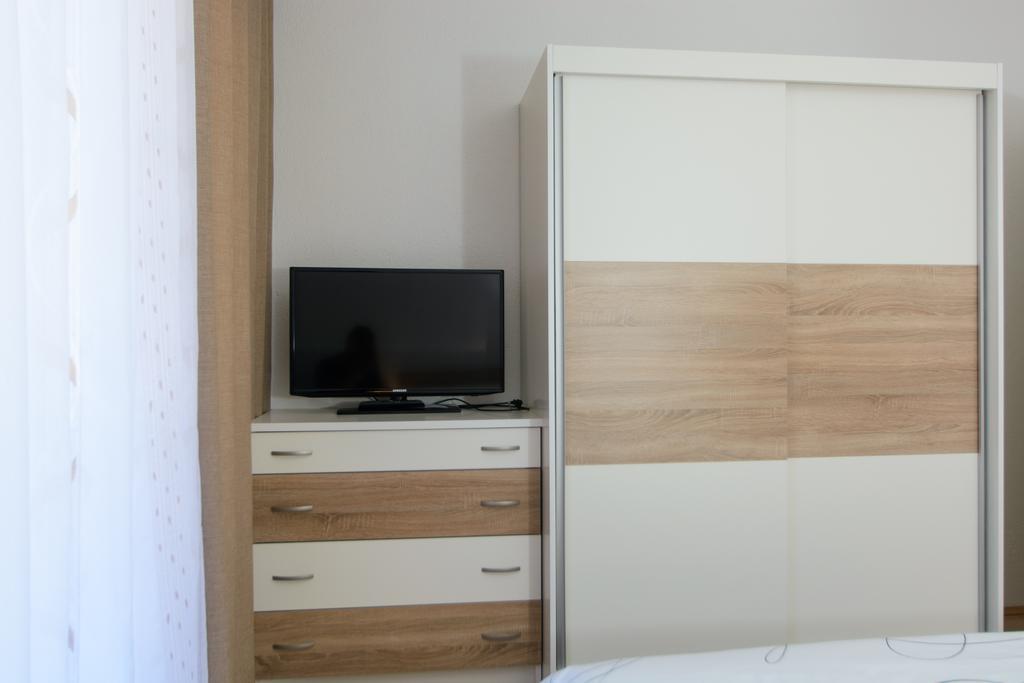 Apartmani Mm โตรกีร์ ภายนอก รูปภาพ