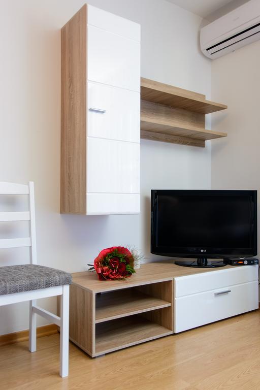 Apartmani Mm โตรกีร์ ภายนอก รูปภาพ